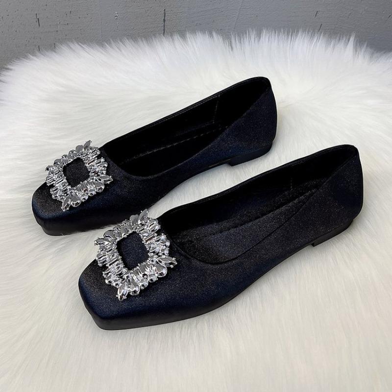2026 New Versatile Square Buckle Slip-On Flat Shoes for Women Commuter Style Fashion Rhinestone Casual Shoes Spring Autumn Shoes