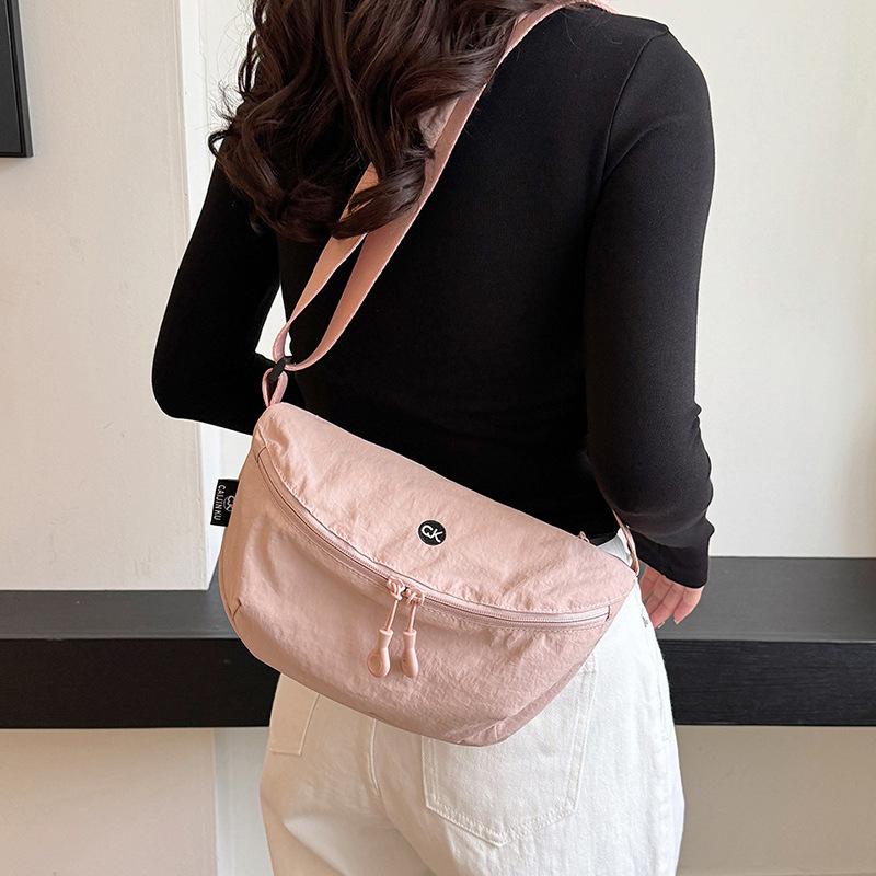 New ultra-light washed cloth bag women's 2025 new versatile shoulder messenger bag niche design Japanese breast bag women