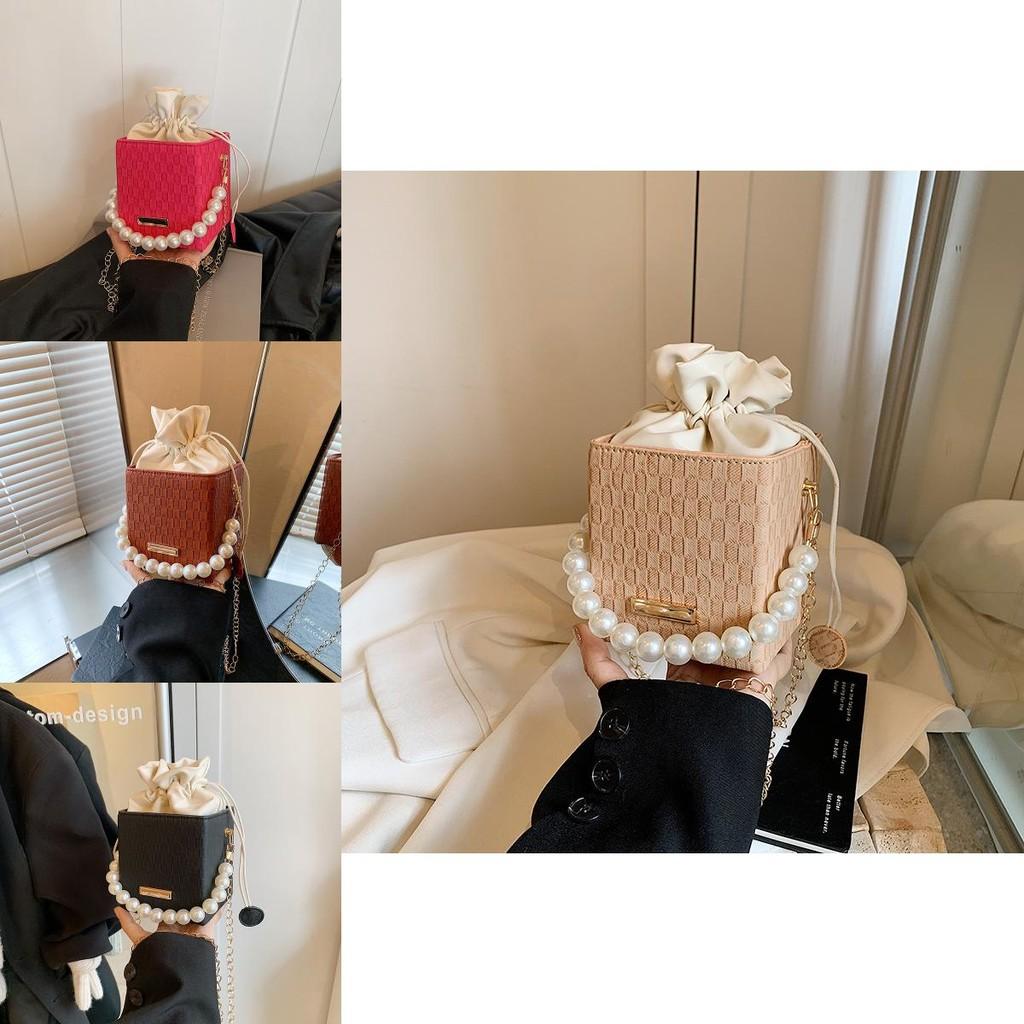 Stylish Medium Size Pu Crossbody Bag For Women With Chic Chain And Soft Feel