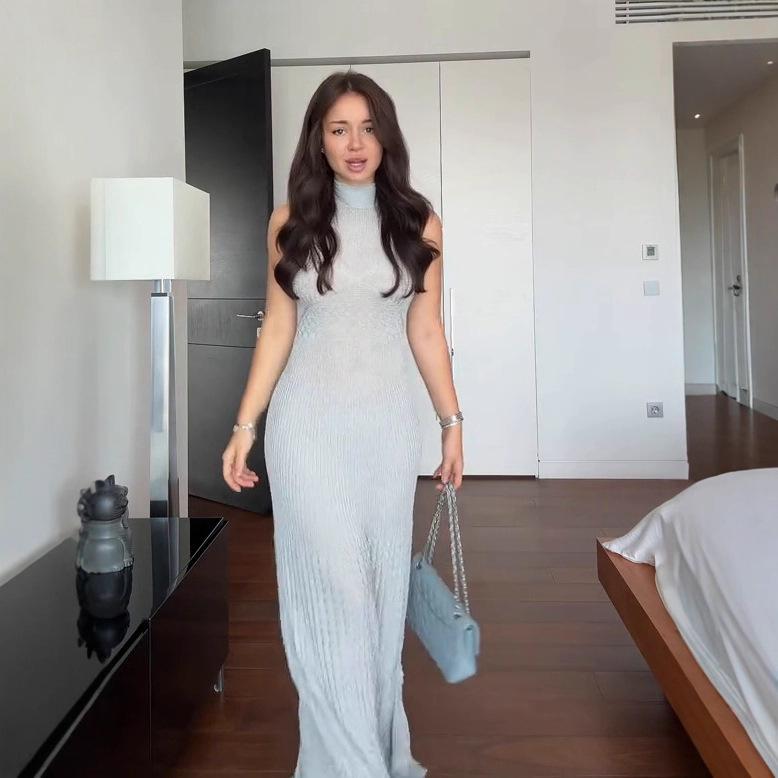 

Европейское и американское женское платье-бодикон без рукавов с высоким воротом, подчеркивающее фигуру - Коллекция Лето 2025 M белый