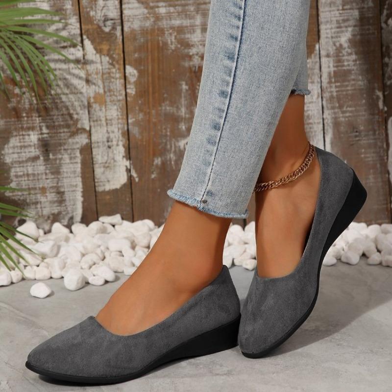 Women's Casual Flat Bean Shoes Autumn New Pointed Soft Sole Outer Wear Shallow Shoes