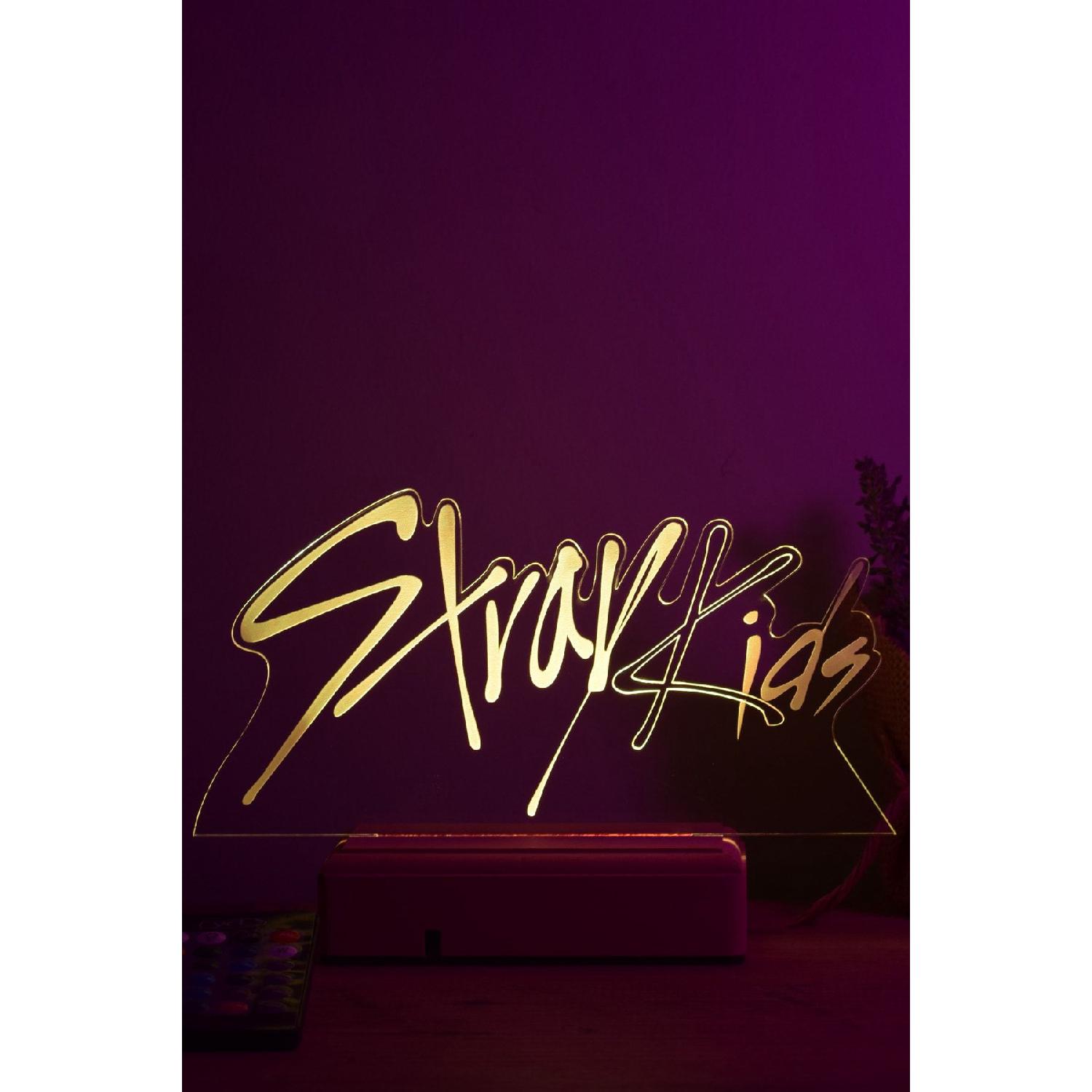 

Straykids K-pop 16 Color Controlled Night Light