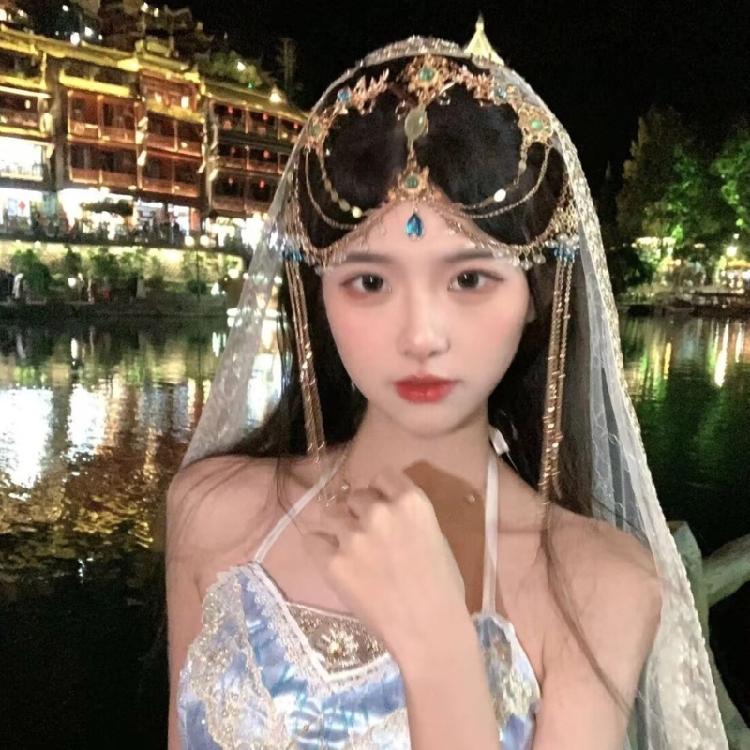 Elegant Hair Jewelry with Shimmering Pendant Exquisite Fringes Head Accessory for Modern Fashion Enthusiasts