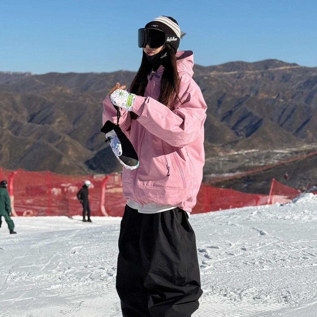 Peach Pink Three-in-One Windproof Waterproof Dopamine Ski Mountaineering Jacket for Women