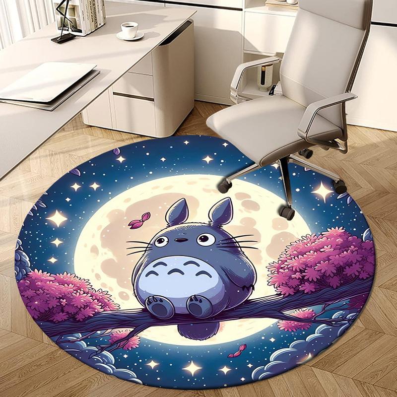 1 pezzo Totoro seduto su un ramo sotto la luce della luna. Tappeto rotondo, Realizzato in poliestere, Perfetto per Decorare Sedie da Ufficio, Soggiorni fplt140