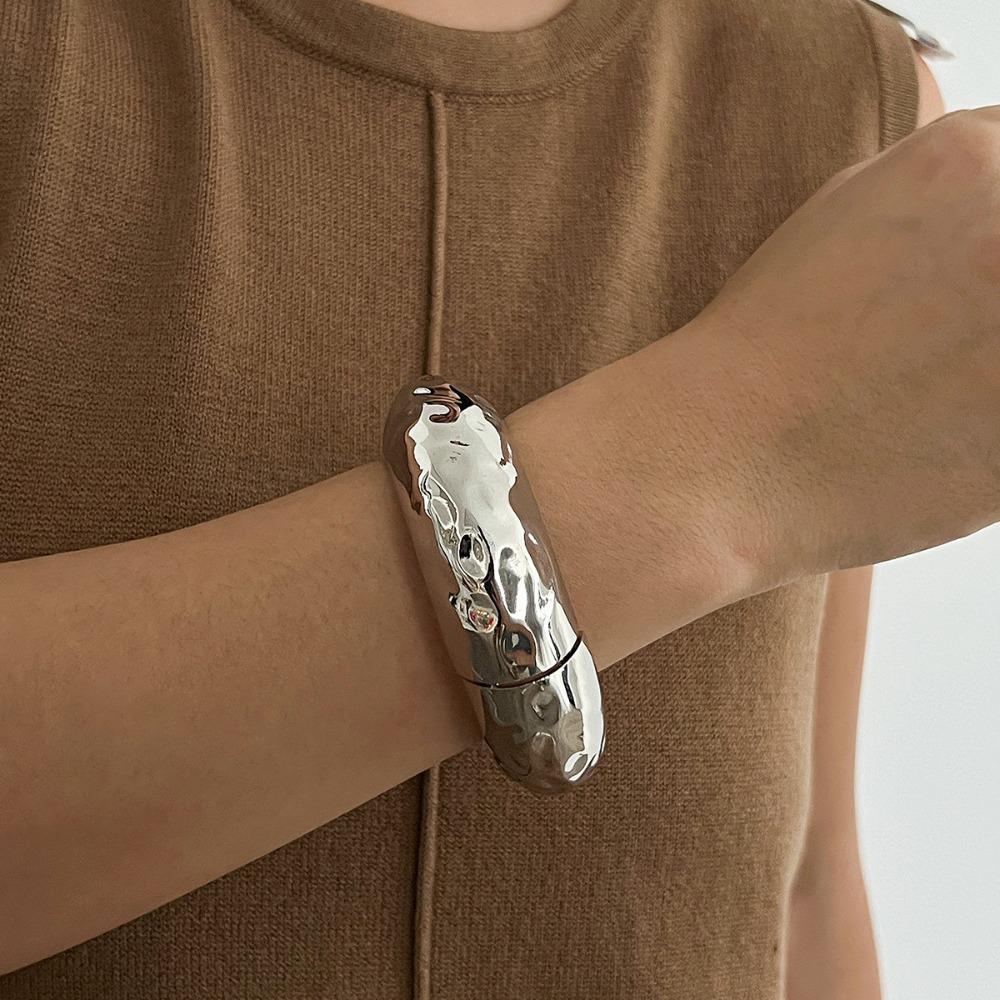 Niche Round Wide Pattern Spring Bracelet Fashion Hand Jewelry Exquisite Metal Hand Chain  Girl