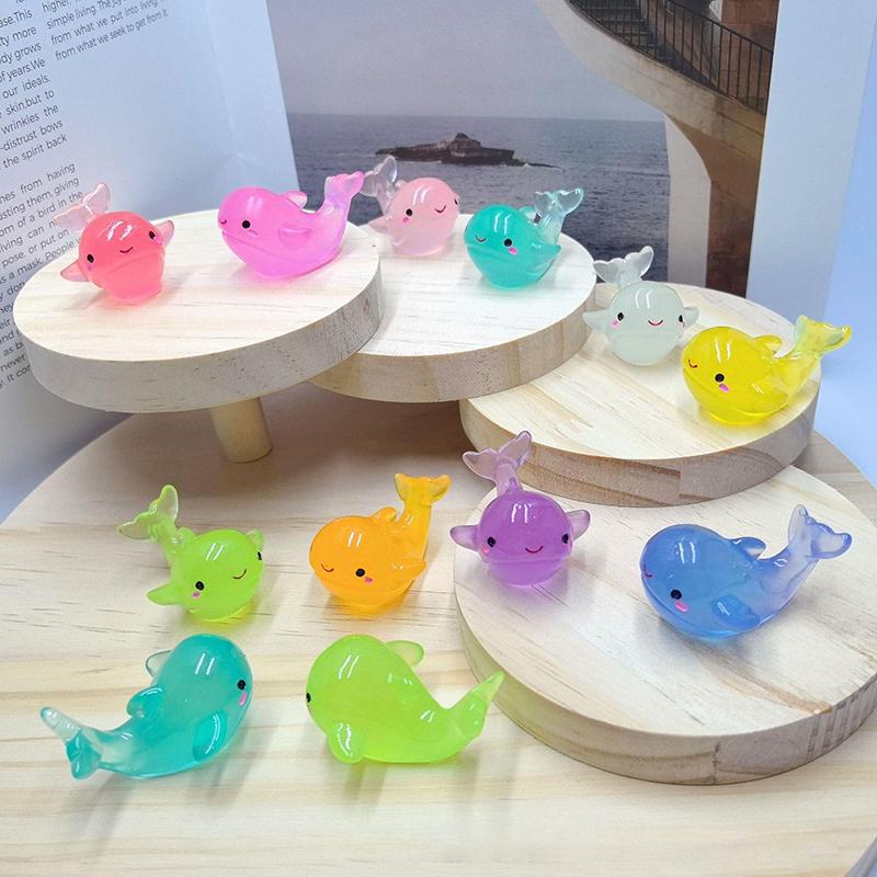 1Pc Mini Luminous Whale Home Decor Landscaping Resin Crafts Glowing Whale Garden Fish Tank Miniatures Ornaments Decoration