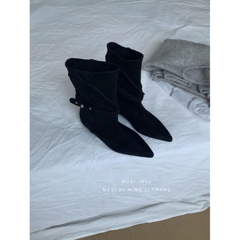 

Retro niche pointed head low heel western cowboy boots medium boots women s 2025 autumn and winter new thin boots short boots 39 чорний