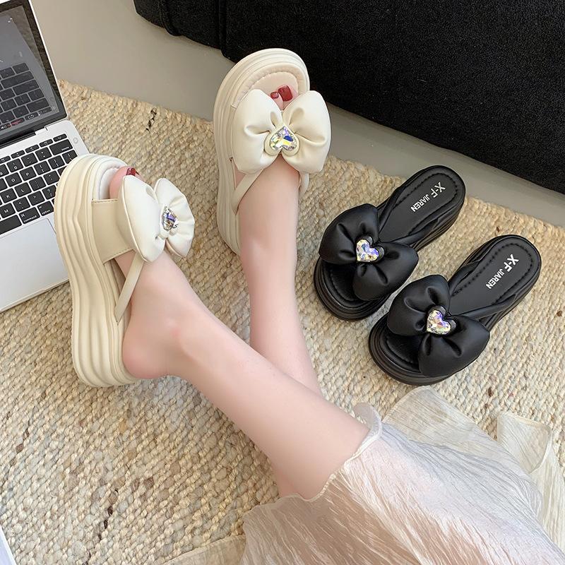 Muffin thick-soled diamond flower with skirt sandals women's wear new fashionable versatile beach sandals
