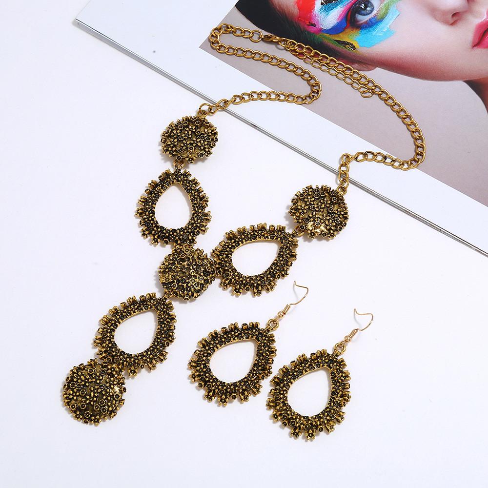 Water Chic Geometric Drop Necklace Set With Alloy Pendant And Chain Spring For