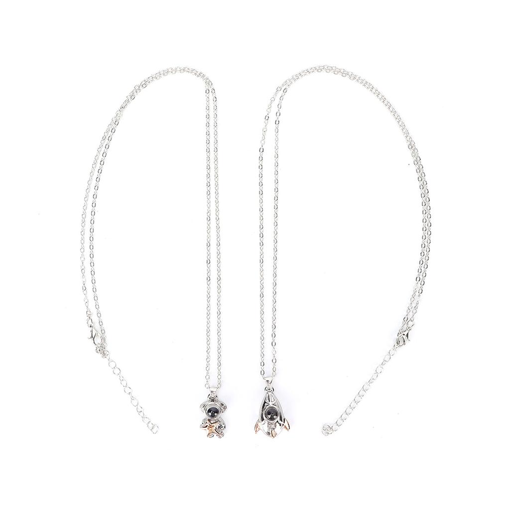 2pcs Astronaut Couple Necklace Party Alloy Simple Fashionable Elegant Necklace Jewelry Accessory Gift