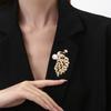 Pearl Peacock Brooch All-Season Alloy Brooch Pin for Men and Women Fashionable and Versatile Clothing Bag Accessories Brooches