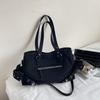 Borsa Tote da Moto Coreana con Borchie da Donna - Borsa a Tracolla a Spalla Crossbody di Grande Capacità per l'Autunno 2025