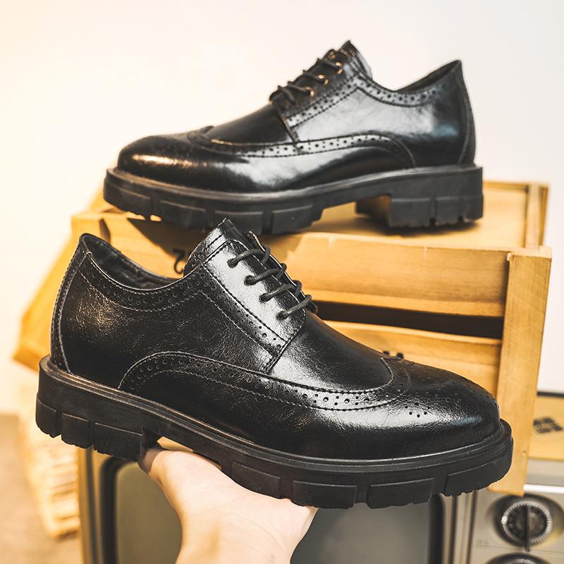 Fashion Italian Brand Men's Brogue Shoes Classic Black Men's Business Casual Shoes Thick Soled Dress Shoes Versatile Banquet Suits