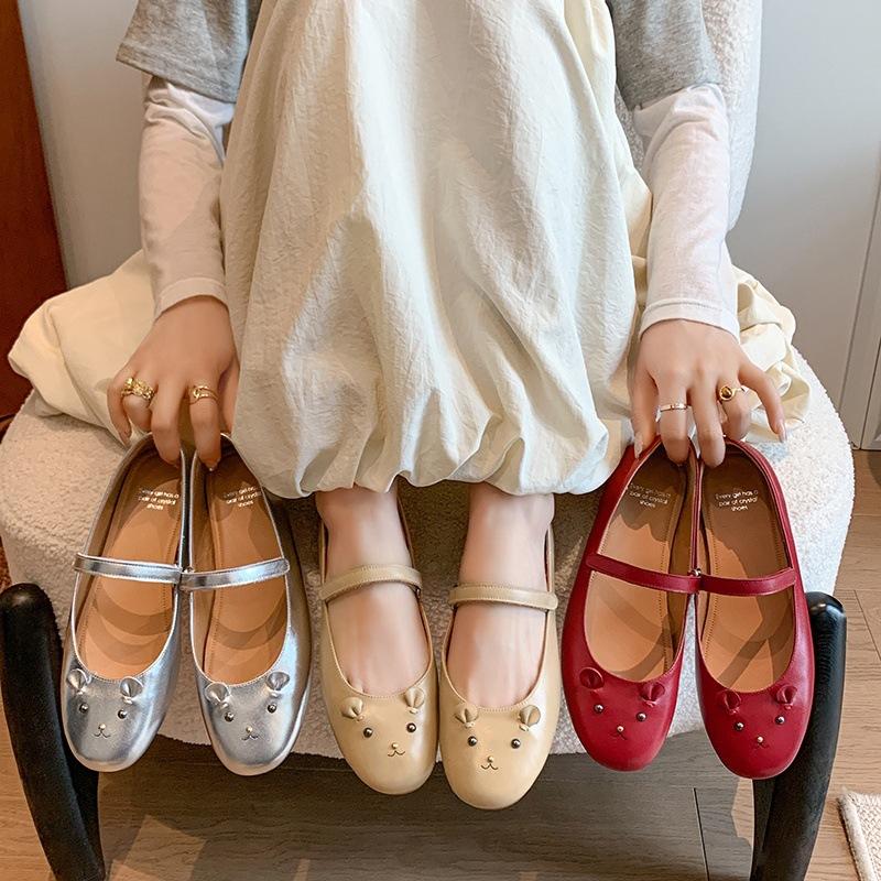 

Кошачьи ушки~ Серебристые балетки Женские французские туфли Мэри Джейн с открытым вырезом Пуговица-бант Универсальные маленькие кожаные туфли 40 телесный