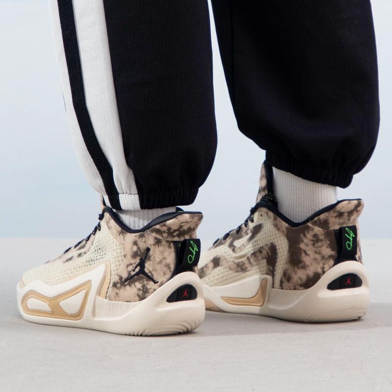 Air Jordan Tatum 1 GS Tunnel Walk Kids Sneakers Tan Black Sail DX5359-200