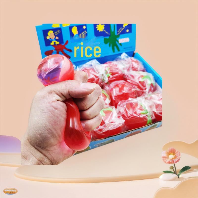 

Небьющееся яйцо с двойным желтком - забавная игрушка для розыгрыша на улице