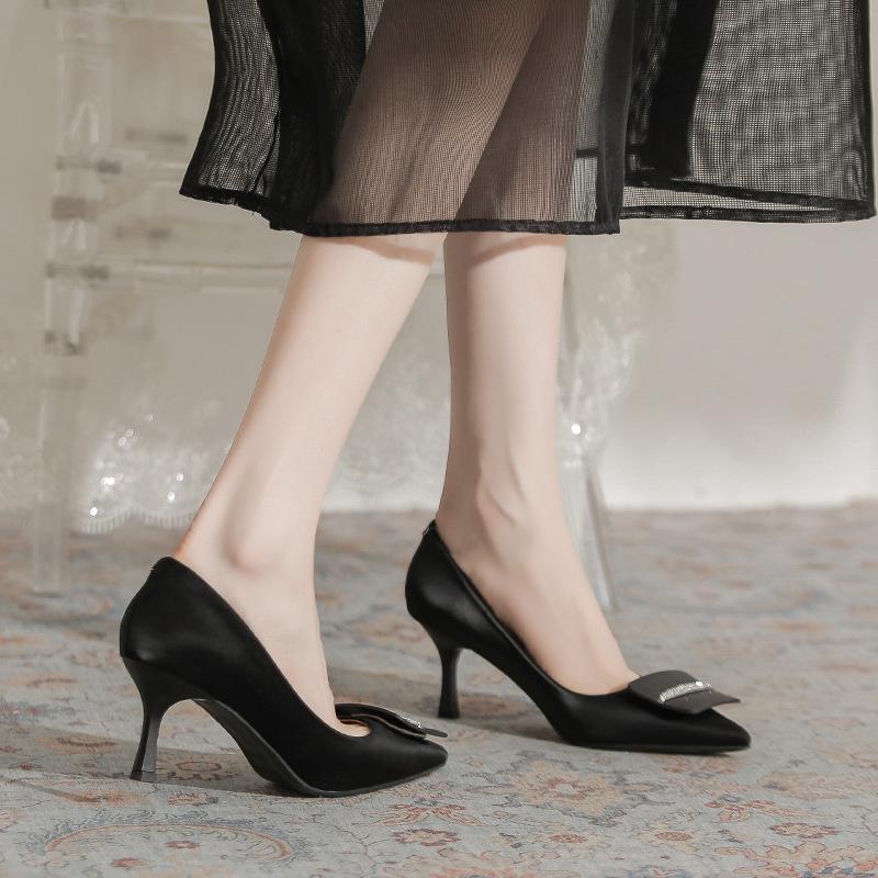 French high heels women's stiletto 2025 spring new burgundy satin light mouth professional commuter fashion single shoes women