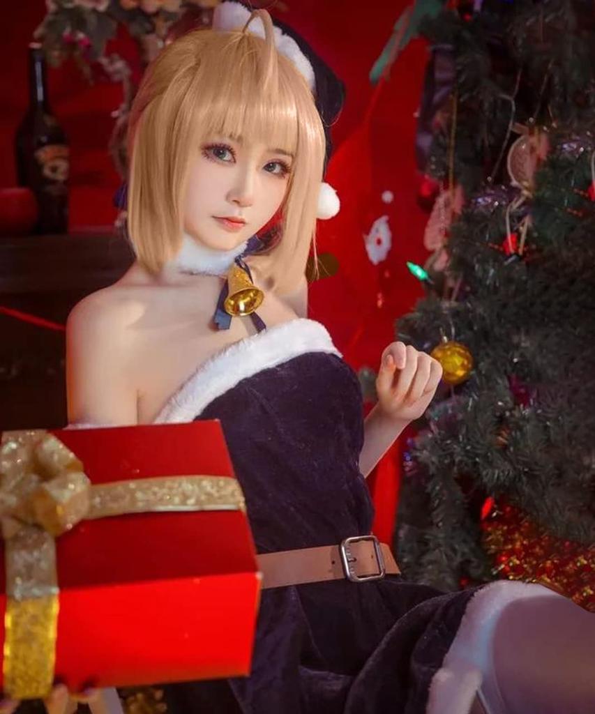 [Milky Time] Fate/Grand Order Saber Cosplay Wig (Santa, Christmas, Halloween)