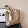 Large-capacity Commuter Tote Bag Women's New Fashionable Versatile Soft Leather Shoulder Bag
