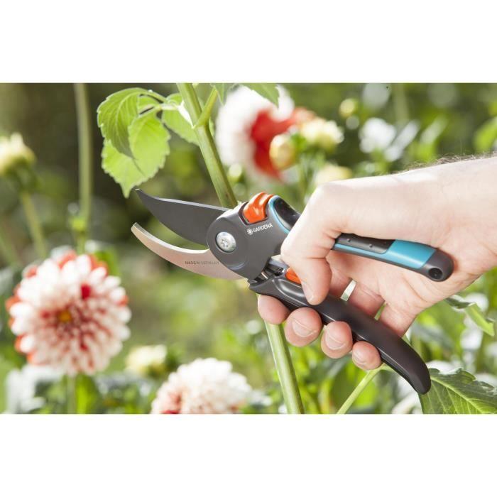 GARDENA Sécateur À Lame Franche Comfort B/M – Ø24mm Max – Lames Acier Inoxydable – Poignée Ergonomique – Garantie 25 Ans (8904-20)