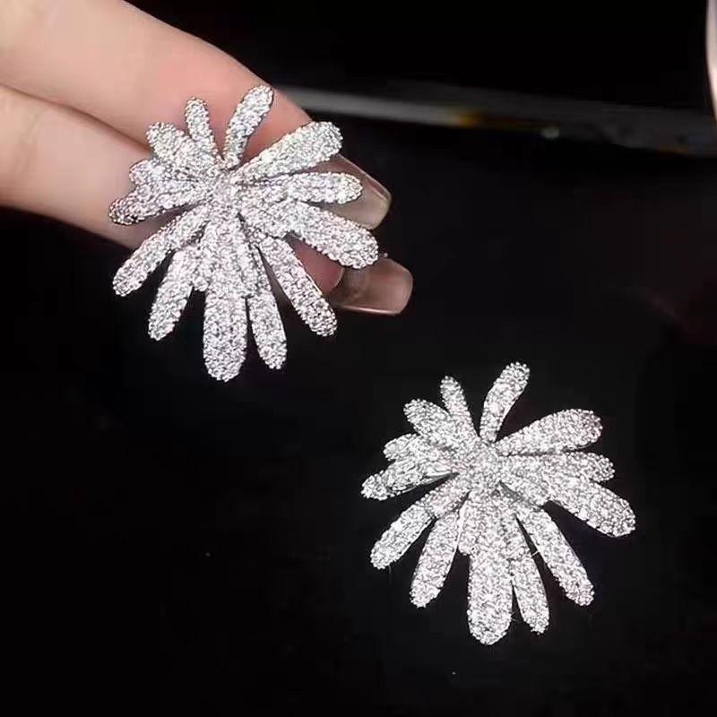 

Fireworks Flower Earrings Light Luxury High-end Earrings Niche Exquisite Temperament Cold Wind Earrings