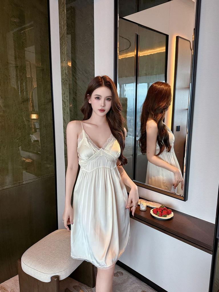 1011 New Ice Silk Mature Style Nightdress, Premium Thin Loungewear Women's Can Wear Trendy Pajamas