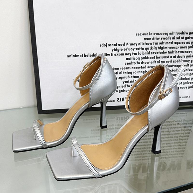 Liyke Bílé sandály pro ženy venkovní streetový styl klip na prst úzký pásek ležérní gladiátorky vysoké podpatky letní boty dámské sandály