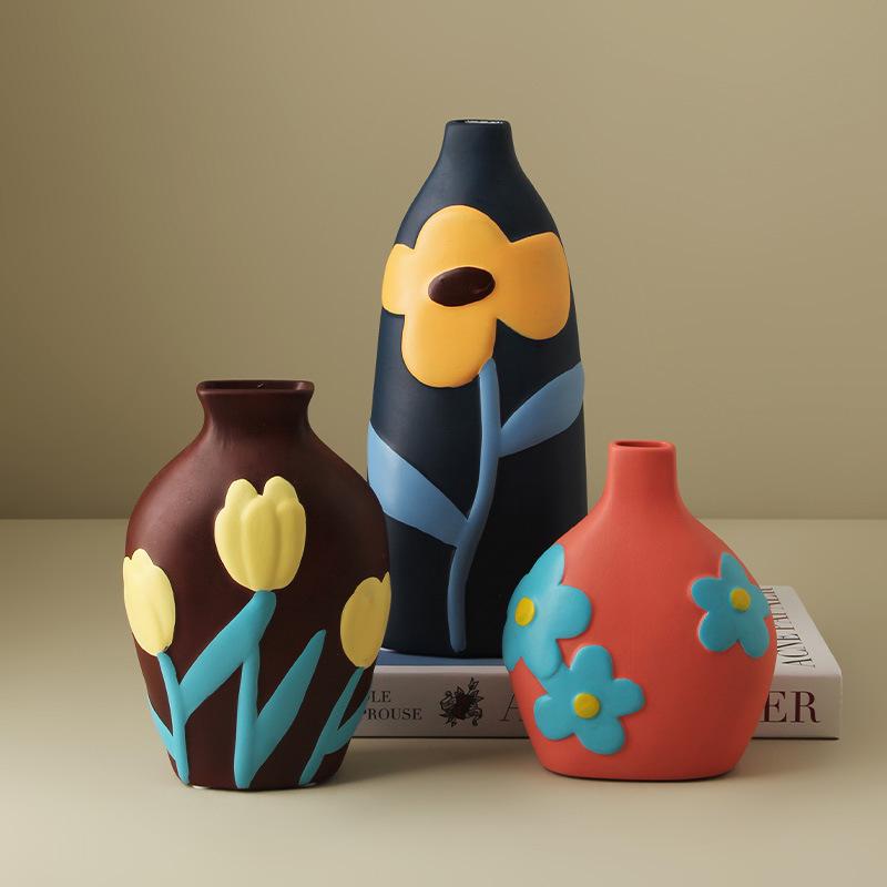 Retro Painted Ceramic Flower Vase Ornament for Living Room or Entryway Decor