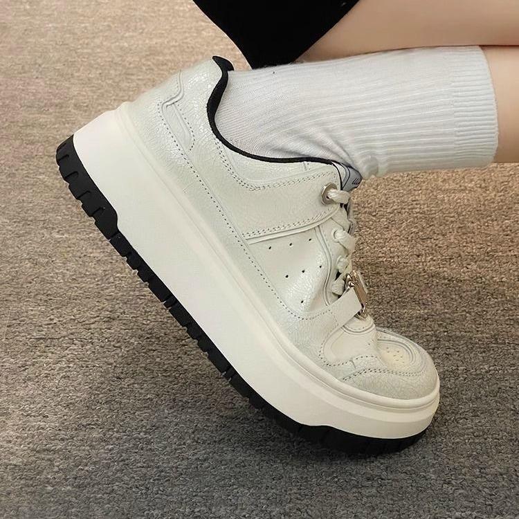 Versatile Casual Little White Shoes Women's Spring New Burst Pattern Casual Sports Thick-soled Heightening Board Shoes