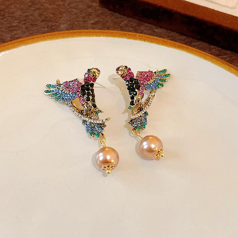 

Medieval vintage necklace with diamond bird wings artificial pearl necklace light luxury court temperament collarbone chain
