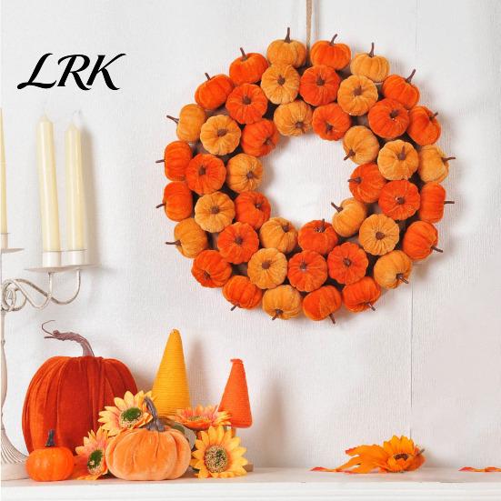 Artificial Pumpkin Vine Velvet Wreath Door Hanger, Fall Thanksgiving Garland, Rustic Fluffy Autumn Harvest Decor for Entryway Window, Farmhouse