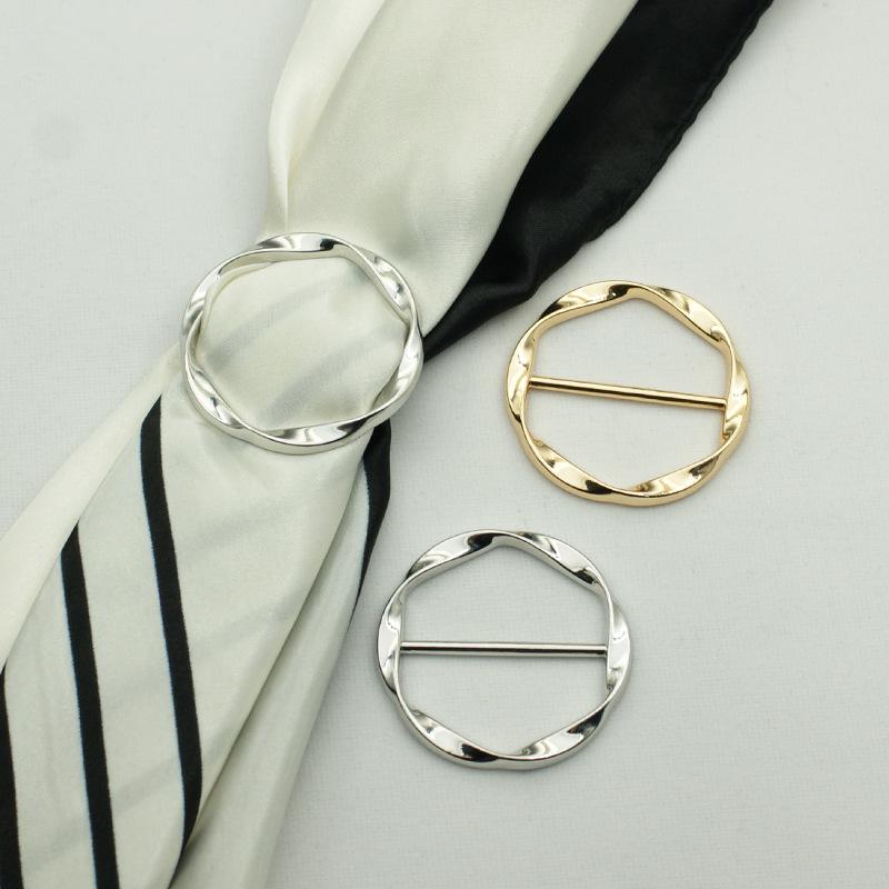 Round Japanese Fashion Knot Buckle for Coat, Belt, or Scarf - Alloy Material