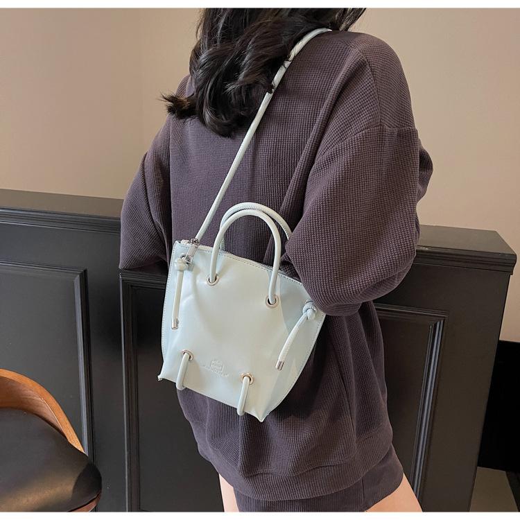 High Value Bag Women's New Fashion High Sense Handbag Versatile Large Capacity Shoulder Messenger Bag