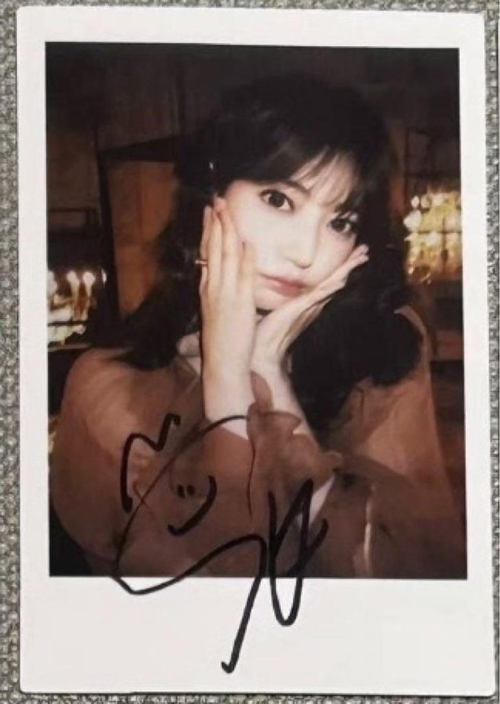 [USED] LESSERAFIM Sakura Counting Star China Shanghai Winner Limited Edition Trading Card