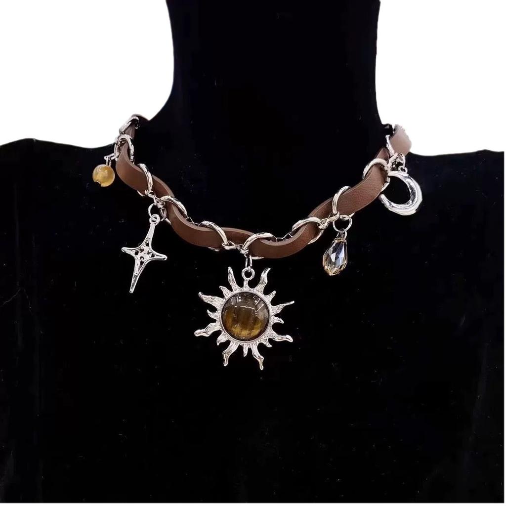Vintage Collarbone Sunflower Necklace for Women