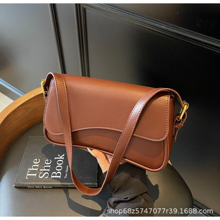 Popular Bag Women's 2025 New Retro Versatile Shoulder Armpit Bag Niche Commuter Crossbody Small Square Bag