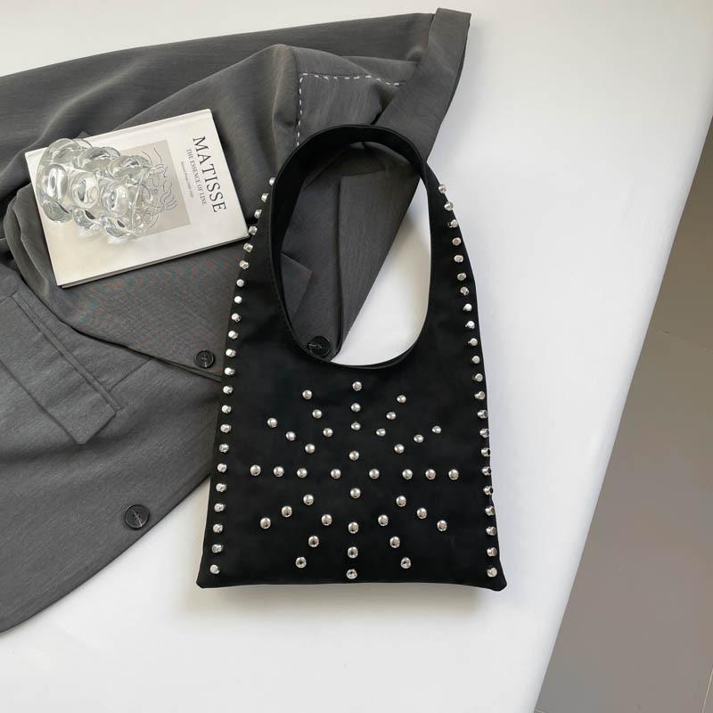Underarm Bag Women's Winter New Personality Trendy Cool Rivet Handbag Large Capacity Fashion Shoulder Bag