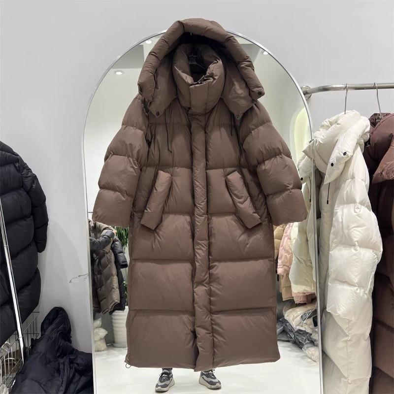Garš virs ceļa liels pildīts dūnu
