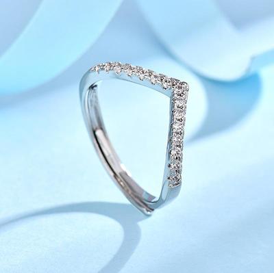 Adjustable Moissanite Wedding Ring with V-Ring Design for TikTok Live Streaming