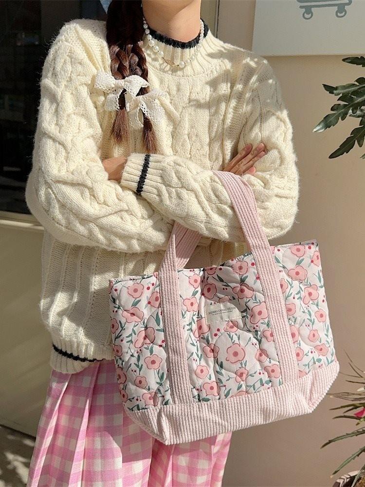 Vintage Flower Pattern Quilted Tote Bag Soft Cotton Commuter Organizer Bag For Daily Use