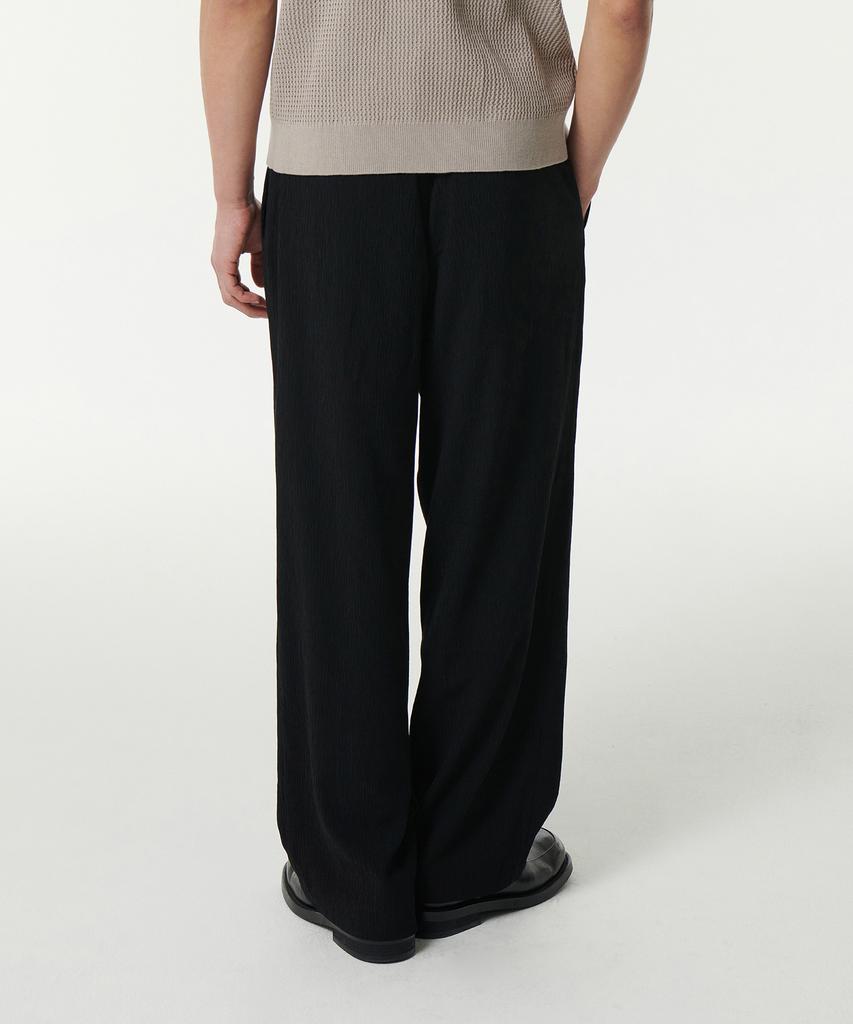 MUSINSA STANDARD Crinkle One-Pleat Wide Elastic Pants [Black]