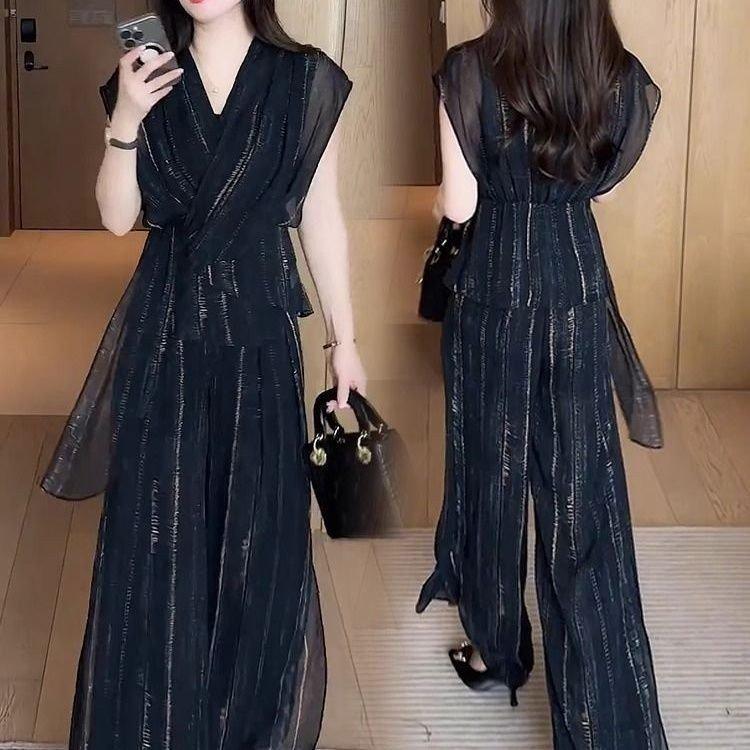 Mom's 2026 Summer Chiffon Two-Piece Set: Age-Reducing Short Sleeve Top & Wide-Leg Pants for Middle-Aged and Elderly Women.
