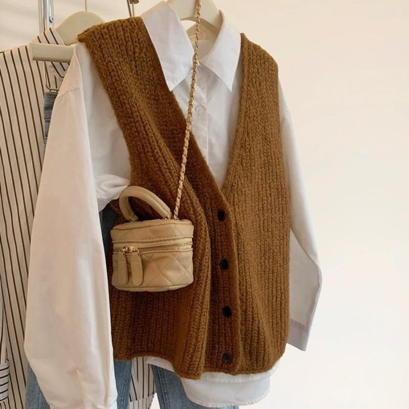 Women's Gray V-Neck Knitted Vest Sleeveless Top Outer-Wear Layering Cardigan Sweater for Autumn and Winter