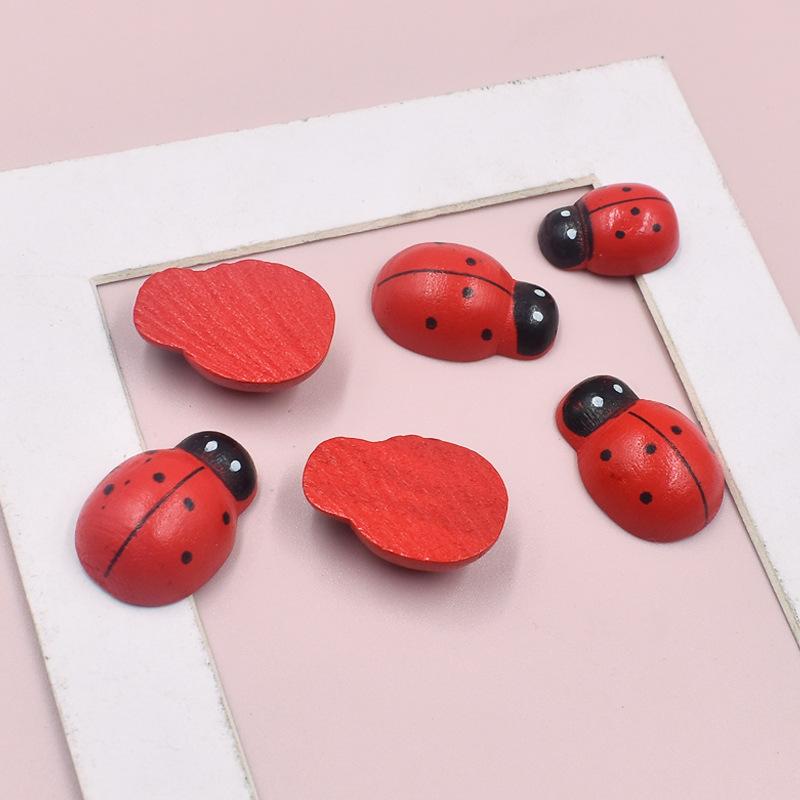 100PCS Ladybug Decor Tiny Ladybugs Decor Wood Ladybugs Shaped Embellishments Craft for DIY Craft Micro Animals Gifts