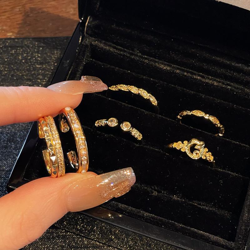 Mittelalterliches Gold-Rautenmuster Französischer Retro Offener Ring Nischen-Design Personalisiertes Leichter Luxus Blinken High-End Accessoires