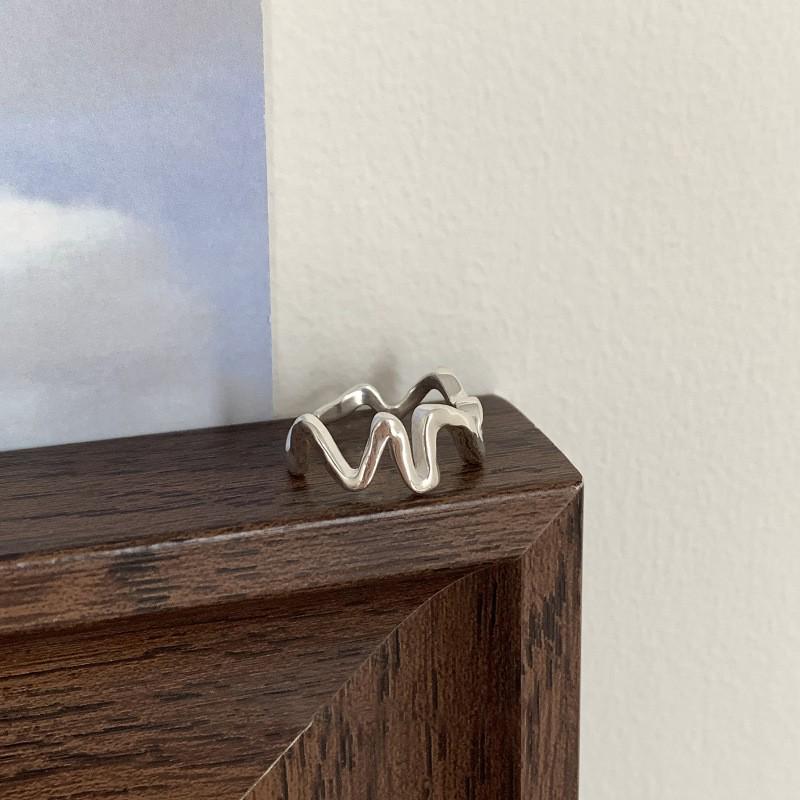 925 Sterling Silver Retro Hollow Heart Ring - Elegant, High-End, Fashionable, Open Design for Women