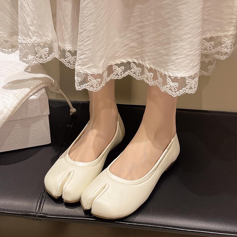 Fashion New Style Popular Women Flats Shoes Woman Leather Comfy Ballet Flats Split Toe Soft Loafers Japanese Ladies Trotter Moccasins