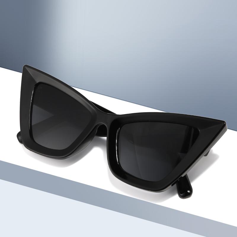 Cat-eye small frame ladies fashion sunglasses UV protective outdoor street photo travel glasses stylish accessory