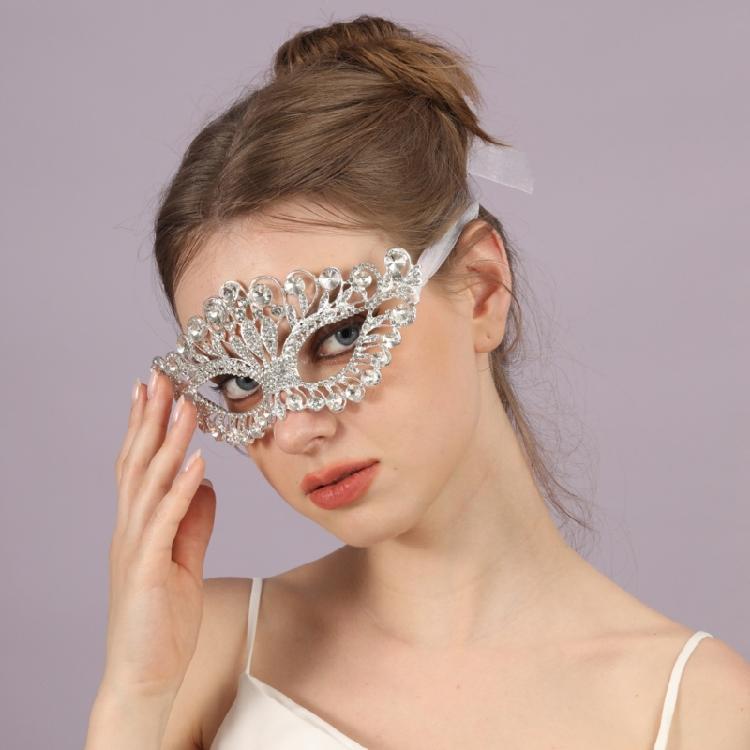 Rhinestones Masquerade Mask Eye Mask with Rhinestones Decoration For Women Halloween Costume Accessory